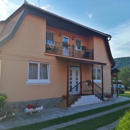 Gabriella Vendeghaz Hotel Lazarea Luaran gambar