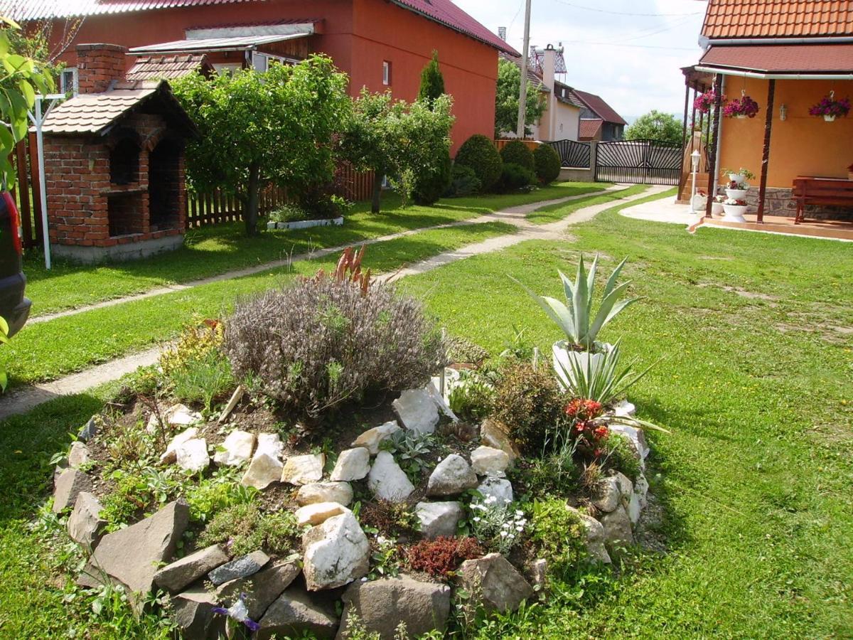 Gabriella Vendeghaz Hotel Lazarea Luaran gambar
